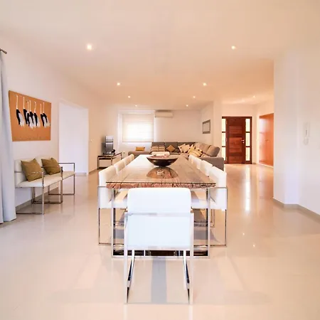 Inibiza - Romeo Villa *